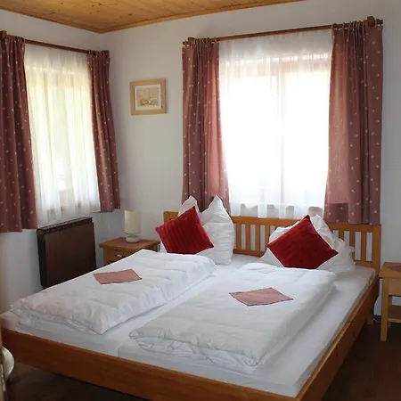 Bauernhof Familie Knoblechner Villa Nussdorf am Attersee Room photo
